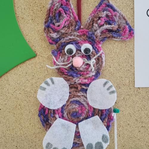 Osterhaseen aus Luftmaschenschnüren1